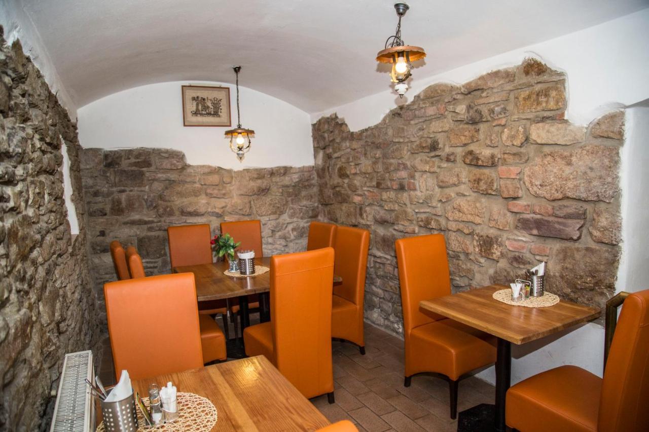 Hotel U Mesta Prahy Nachod Bagian luar foto