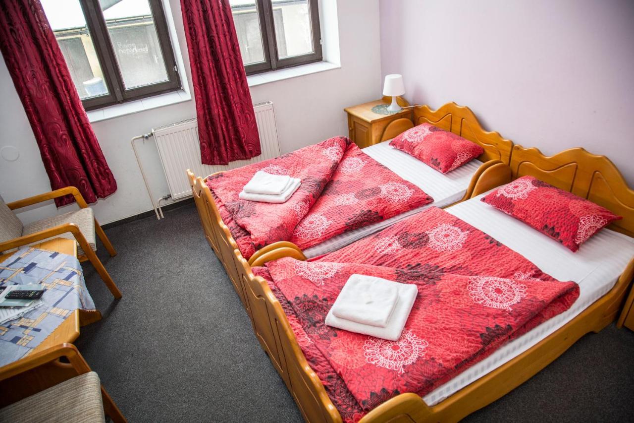 Hotel U Mesta Prahy Nachod Bagian luar foto