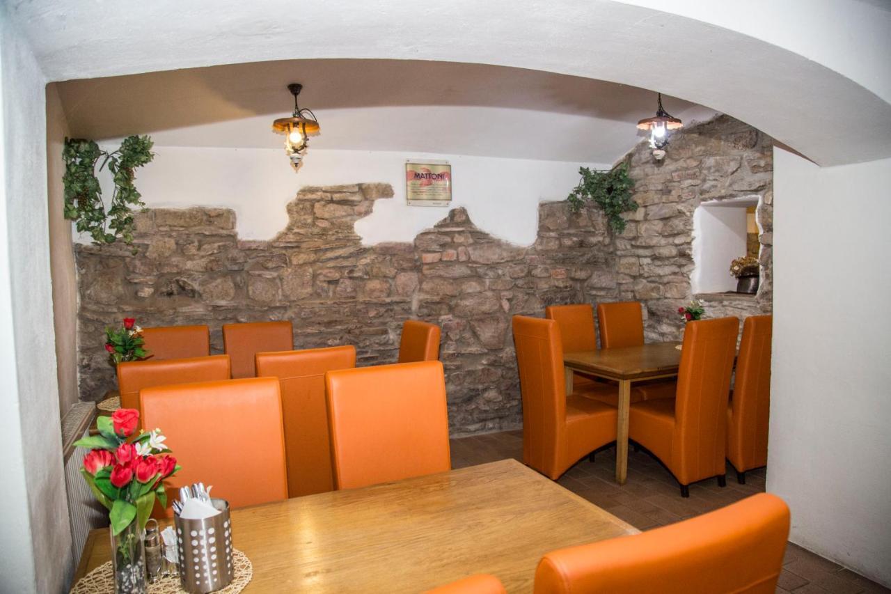 Hotel U Mesta Prahy Nachod Bagian luar foto