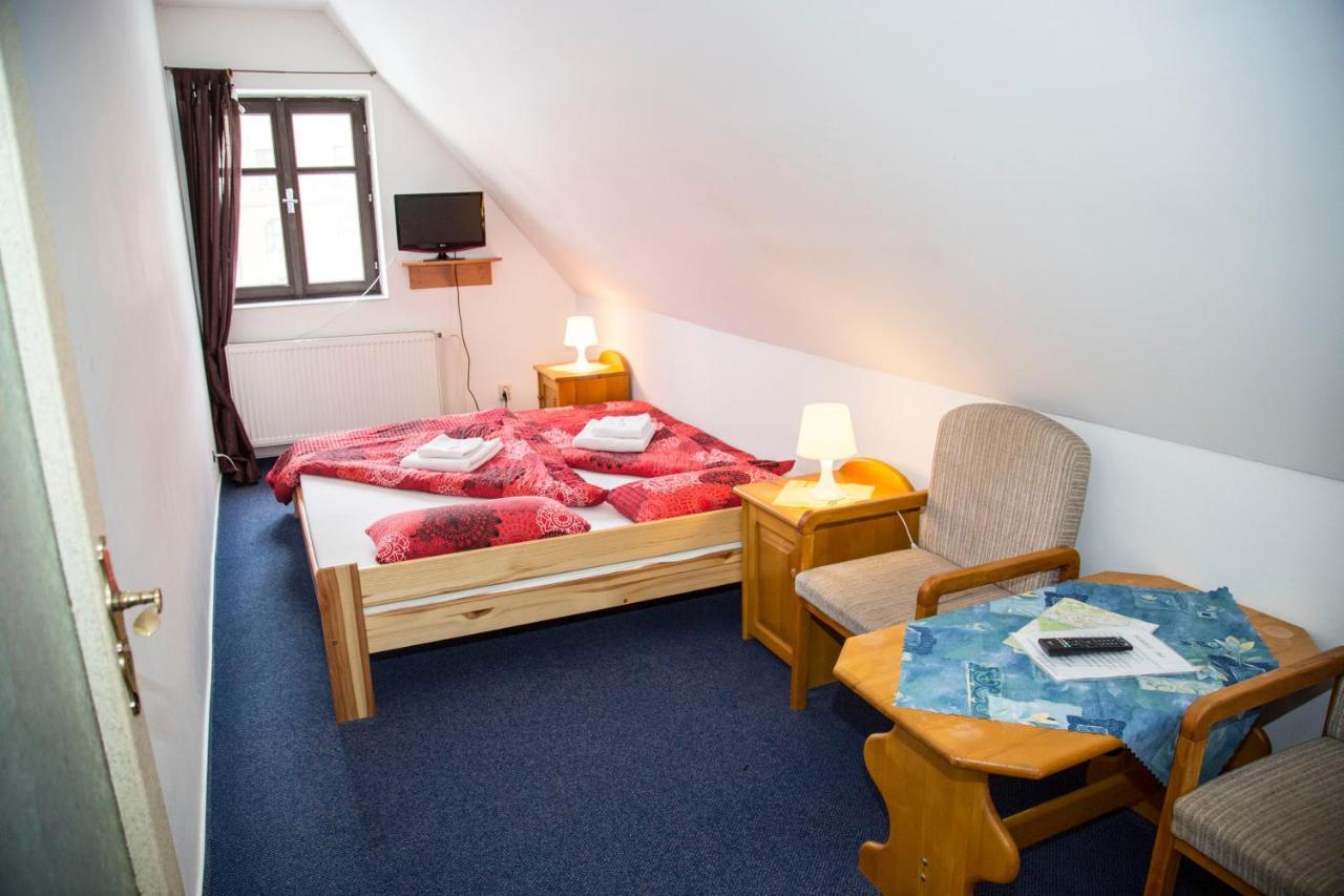 Hotel U Mesta Prahy Nachod Bagian luar foto